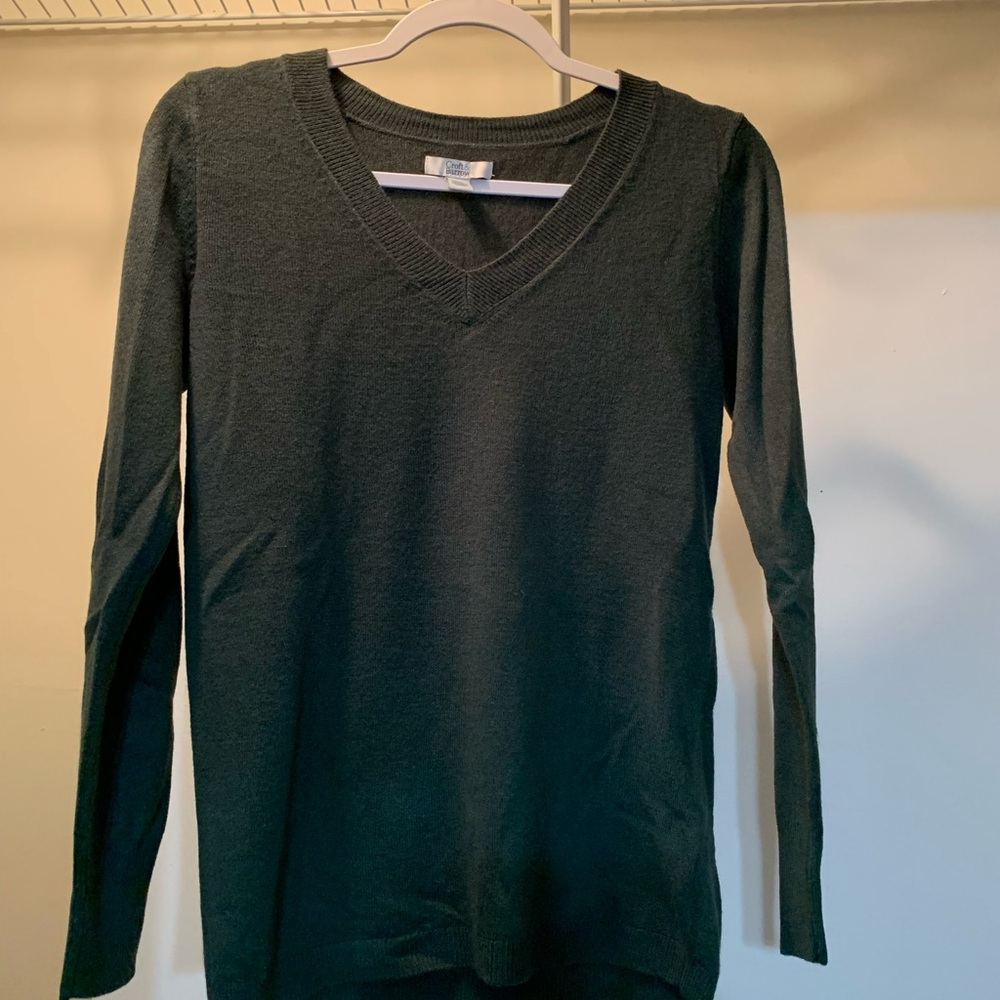Women’s Croft & Barrow V-Neck Sweater in Green